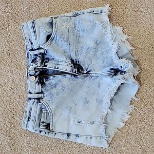Acid wash kancan cutoff shorts